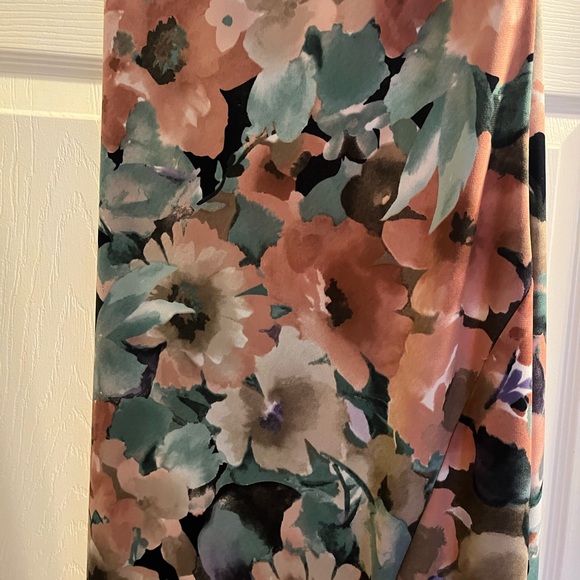New without tag Windor floral dress - Picture 5 of 5